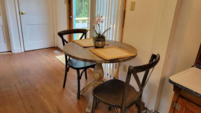 The WISP, a Quaint farm cottage, conveniently located between Downtown Asheville and Black Mountain